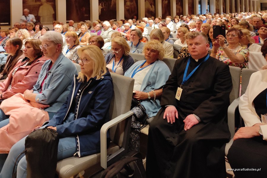 101 Konferencje w Sali Papieskiej.jpg